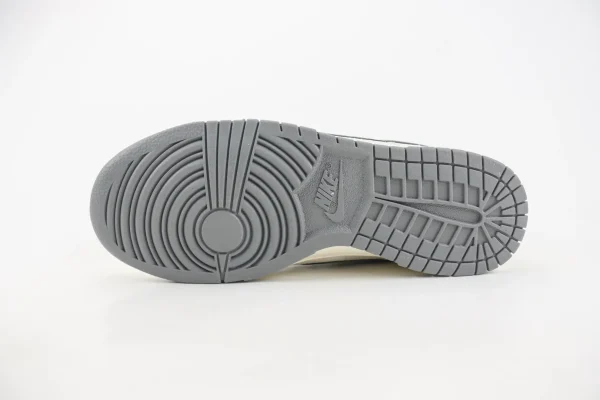 Nike SB Dunk Low x Stussy - Image 4