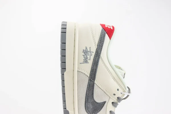 Nike SB Dunk Low x Stussy - Image 7