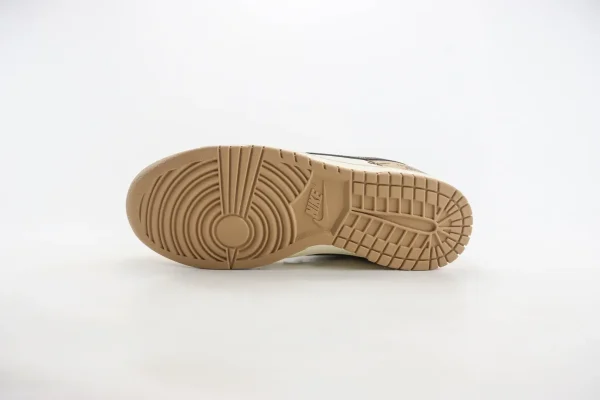 Nike SB Dunk Low x The North Face - Image 4