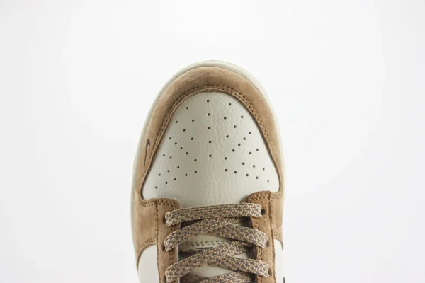 Nike SB Dunk Low x The North Face - Image 8