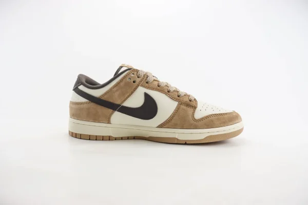 Nike SB Dunk Low x The North Face - Image 3
