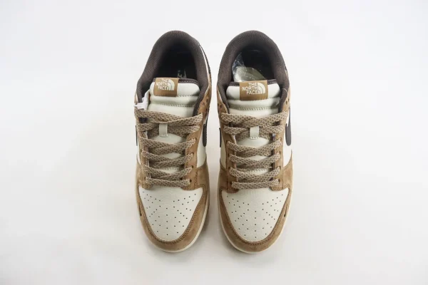 Nike SB Dunk Low x The North Face - Image 5