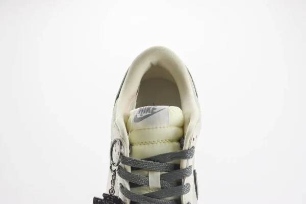 Nike SB Dunk Low x The North Face - Image 9
