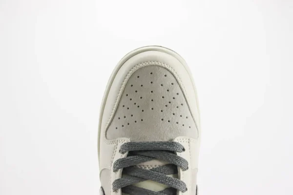 Nike SB Dunk Low x The North Face - Image 8