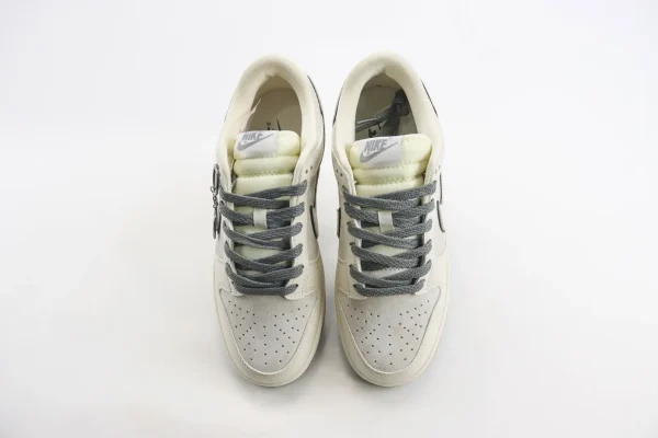 Nike SB Dunk Low x The North Face - Image 5
