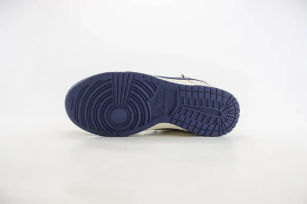 Nike SB Dunk Low x The North Face - Image 4