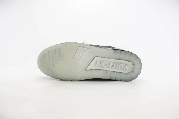 Nike SB Dunk Low x LV - Image 4