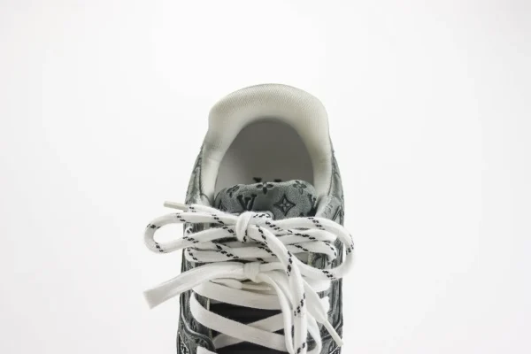 Nike SB Dunk Low x LV - Image 9