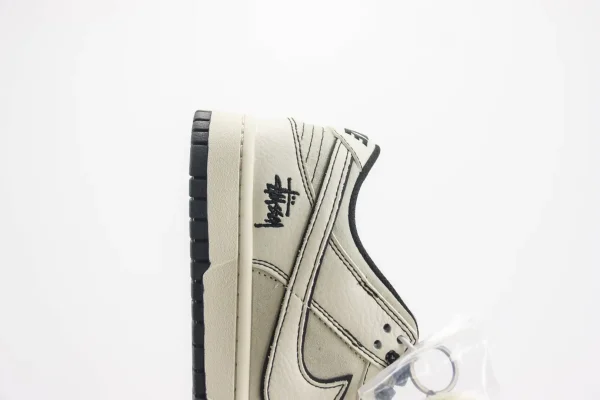 Nike SB Dunk Low x Stussy - Image 7