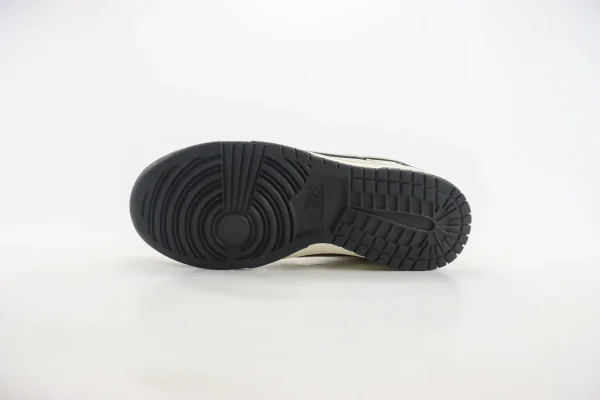 Nike SB Dunk Low x Stussy - Image 4
