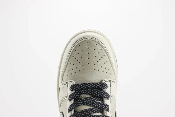 Nike SB Dunk Low x Stussy - Image 8
