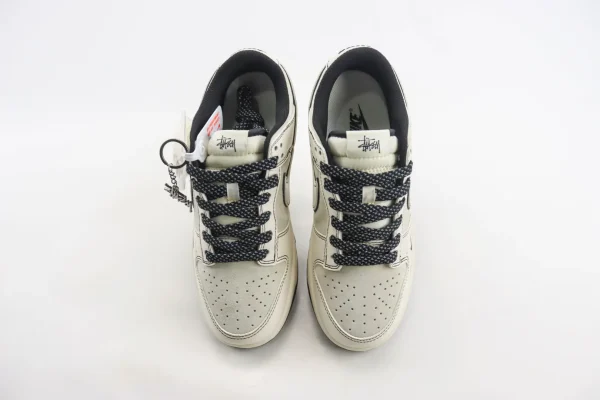 Nike SB Dunk Low x Stussy - Image 5