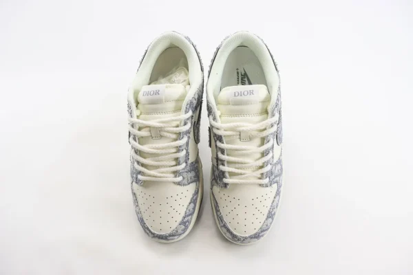 Nike SB Dunk Low x Dior - Image 5