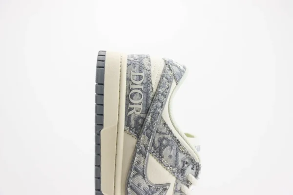 Nike SB Dunk Low x Dior - Image 7