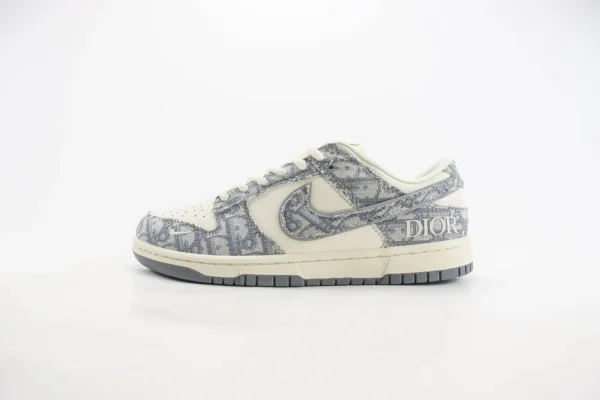 Nike SB Dunk Low x Dior