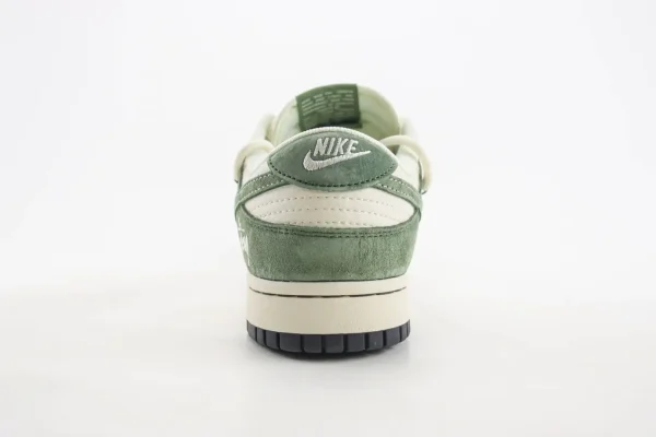 Nike SB Dunk Low x Stussy - Image 6