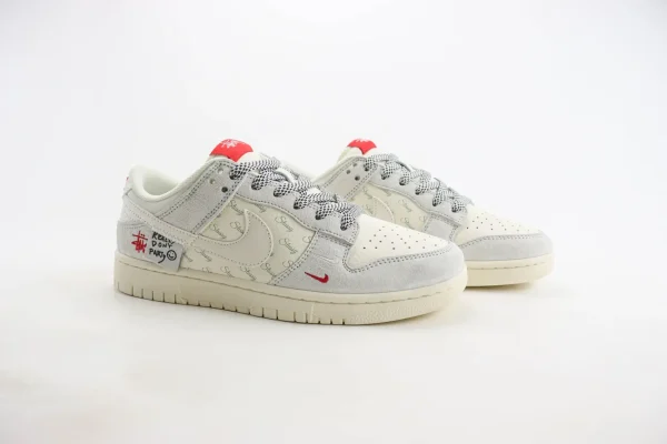 Nike SB Dunk Low x Stussy - Image 2