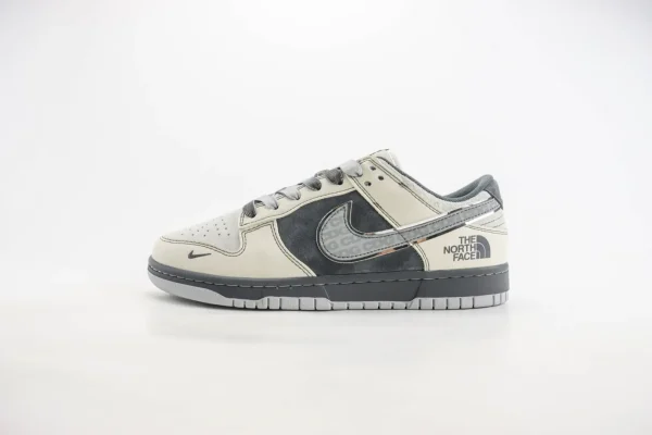 Nike SB Dunk Low x The North Face