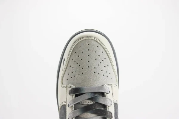 Nike SB Dunk Low x The North Face - Image 8