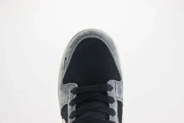 Nike SB Dunk Low - Image 8
