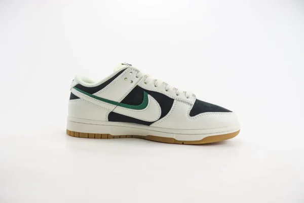 Nike SB Dunk Low x Stussy - Image 3