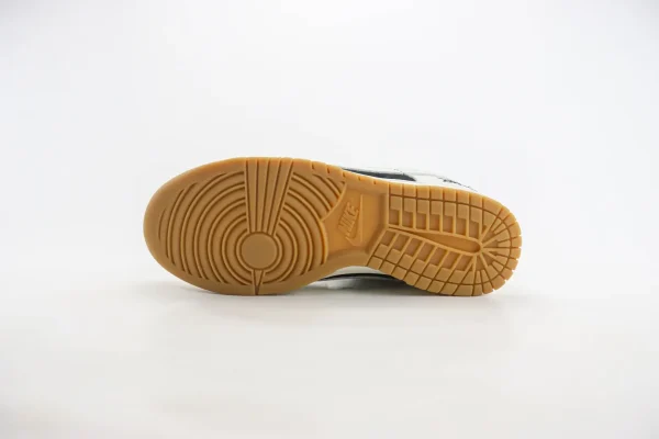 Nike SB Dunk Low x Stussy - Image 4