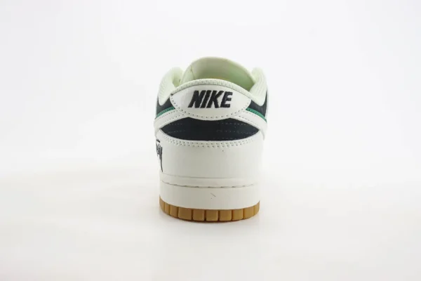 Nike SB Dunk Low x Stussy - Image 6