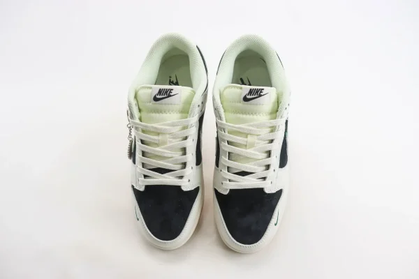 Nike SB Dunk Low x Stussy - Image 5