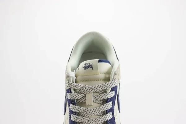 Nike SB Dunk Low x Stussy - Image 9