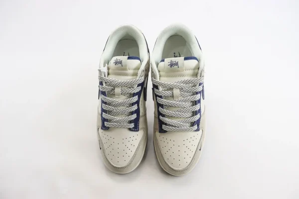 Nike SB Dunk Low x Stussy - Image 5