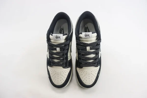 Nike SB Dunk Low x Stussy - Image 5