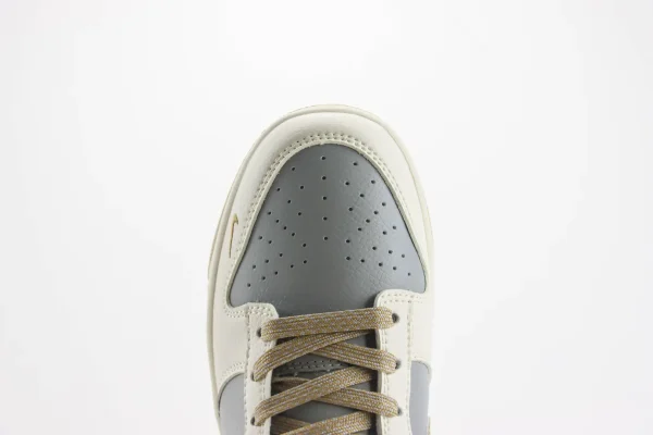 Nike SB Dunk Low x Bape - Image 8