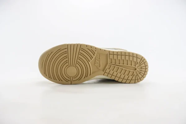 Nike SB Dunk Low x Bape - Image 4