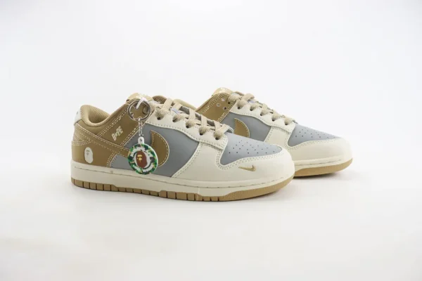Nike SB Dunk Low x Bape - Image 2
