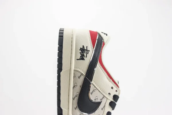 Nike SB Dunk Low x Stussy - Image 7