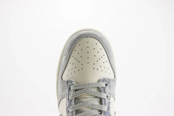 Nike SB Dunk Low x Dior - Image 8