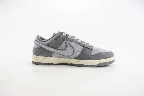 Nike SB Dunk Low x Stussy - Image 3