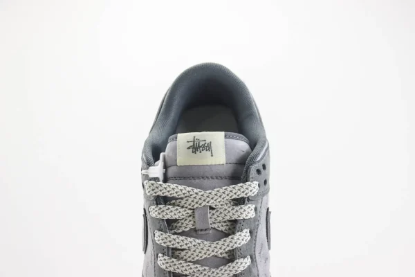 Nike SB Dunk Low x Stussy - Image 9