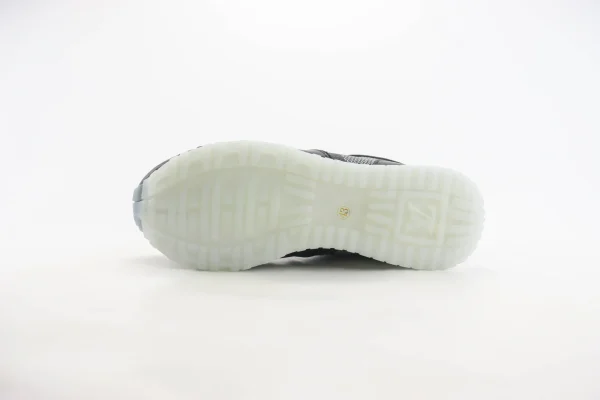 Nike SB Dunk Low x LV - Image 4