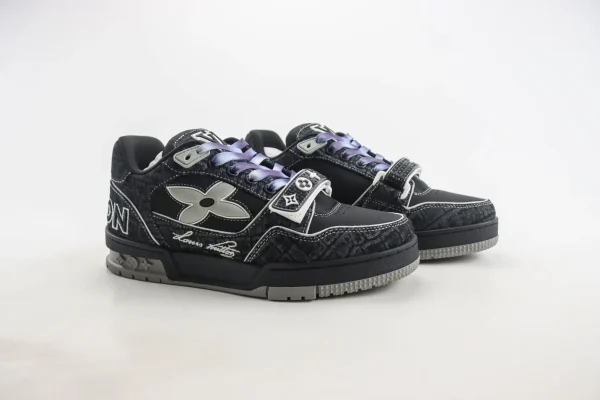 Louis Vuitton Trainer - Image 2