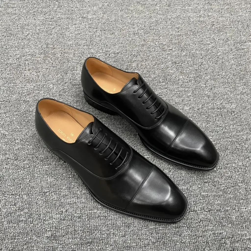 Louis Vuitton formal dress shoes black leather cap toe lace-up men's footwear
