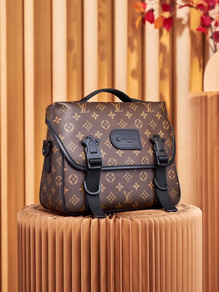 Louis Vuitton Messenger Bag Monogram canvas brown leather black fabric straps medium size satchel