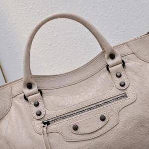 Balenciaga Classic City Large 123208 beige crinkled textured leather tote bag with zippered front pocket and black hardware