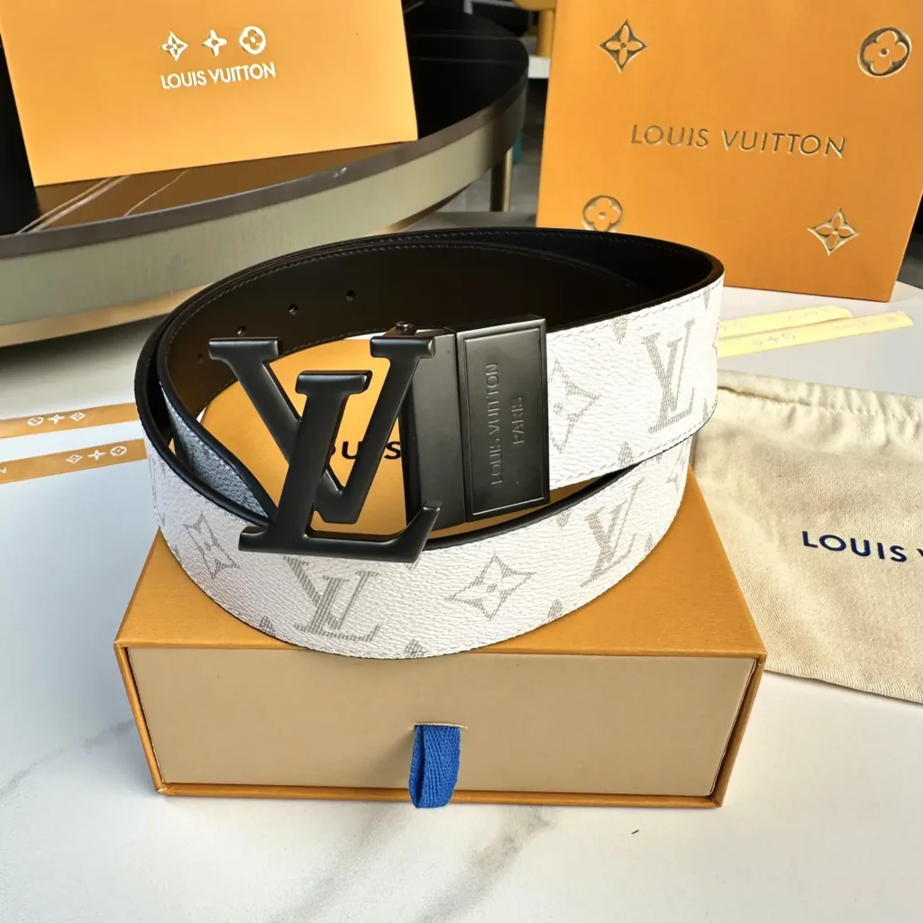 Louis Vuitton LV Initiales Reversible 40mm belt white monogram coated canvas leather buckle