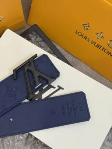 Louis Vuitton Initiales 40MM belt navy blue leather with black LV buckle luxury accessory