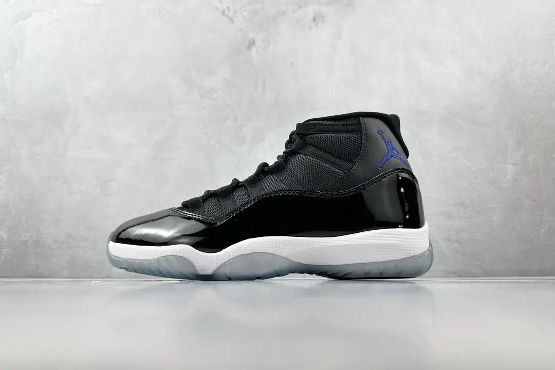 Jordan 11 Retro Space Jam (2016)