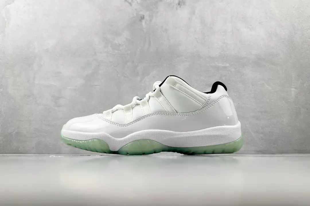 Jordan 11 Retro Low Legend Blue