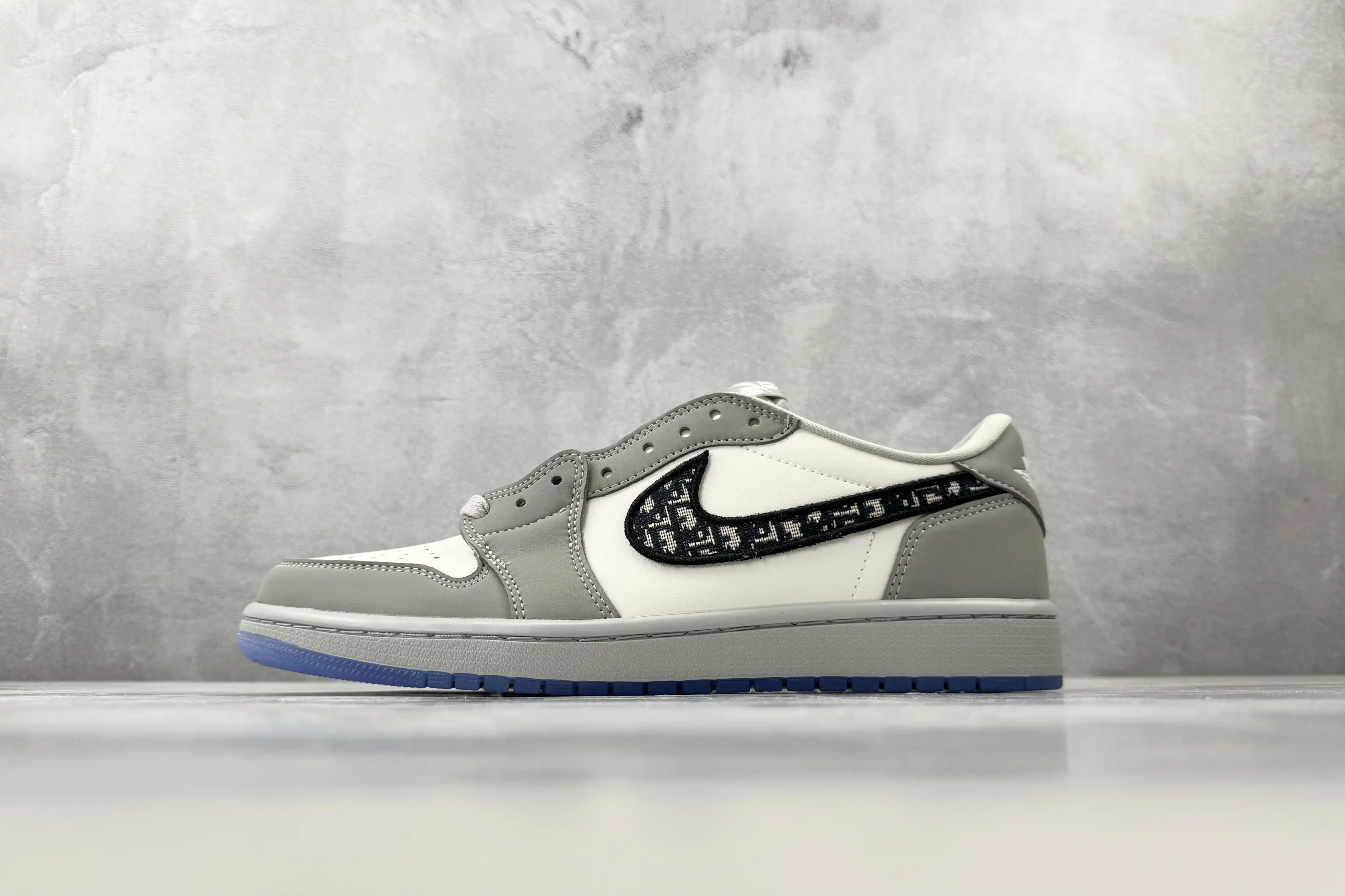 Jordan 1 Retro Low Dior