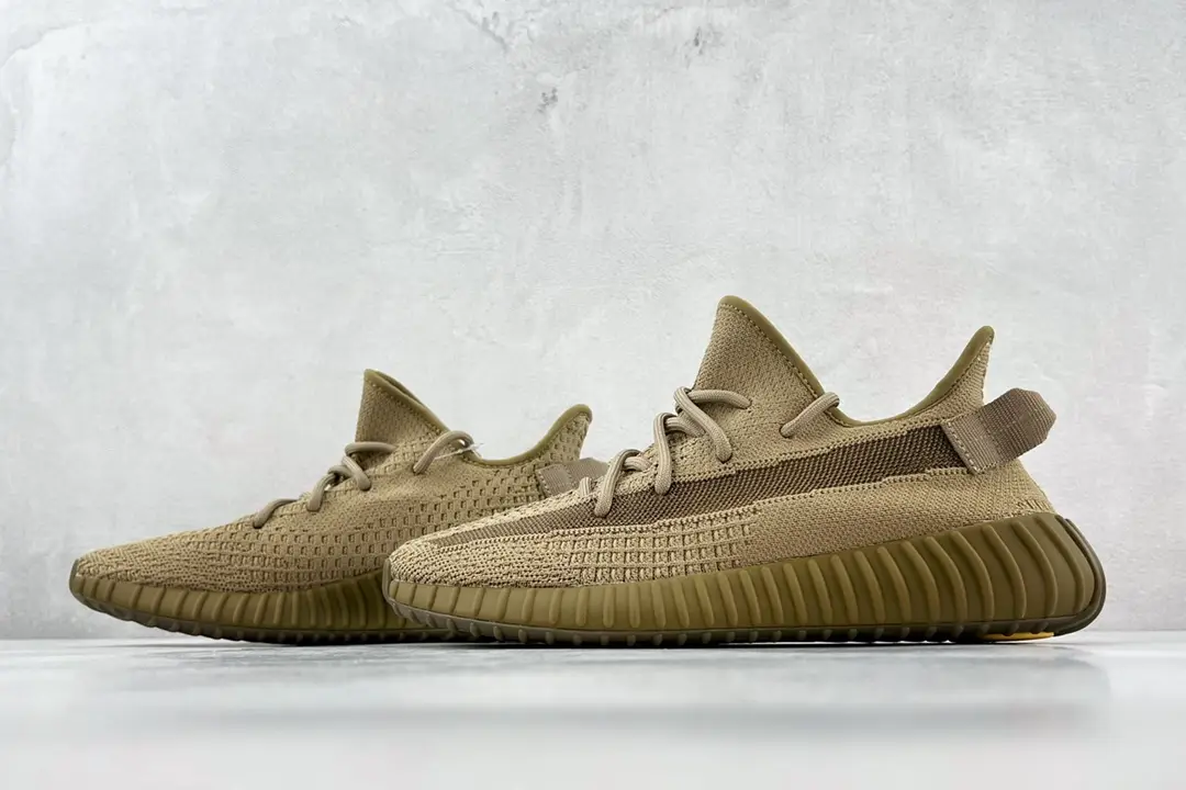 Adidas Yeezy Boost 350 V2 earth tan Primeknit knit sneakers with ribbed rubber sole