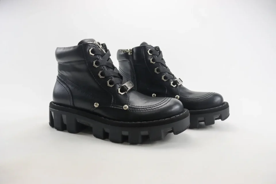 Louis Vuitton LV Lug sole ankle boots black leather with metal eyelets and chunky rubber sole sneakers